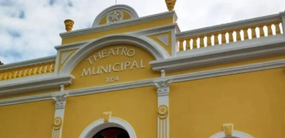 Teatro Adolpho Mello em São José
