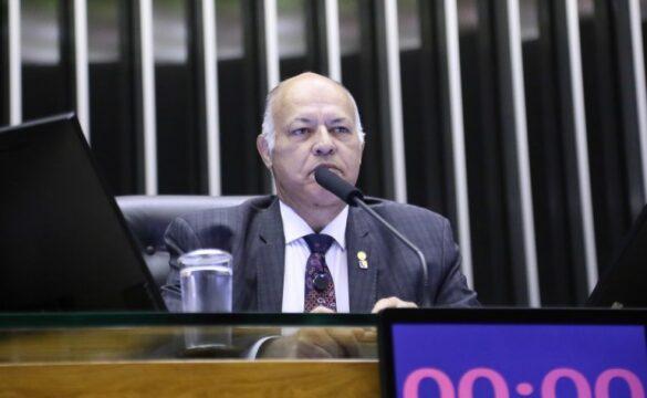 Trabalhador exposto a agentes nocivos