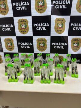 Frascos de lança-perfume apreendidos pela Polícia Civil em Palhoça