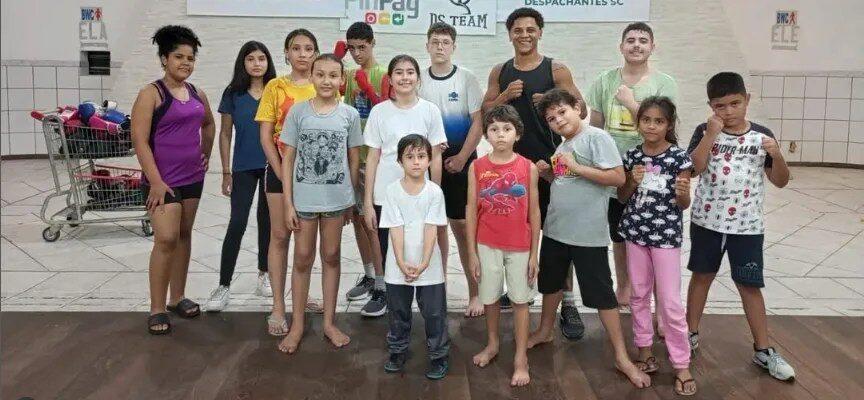 Atletas de diversas modalidades esportivas representando São José