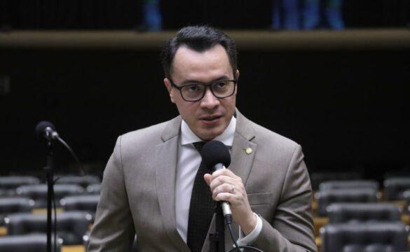 Pena aumentada para crimes de maus-tratos contra pessoa com deficiência
