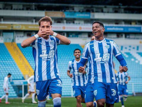 Imagem da partida entre Avaí e Barra na Copa SC 2025