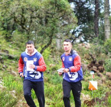 Bombeiros militares e civis participando da corrida de orientação em Curitibanos