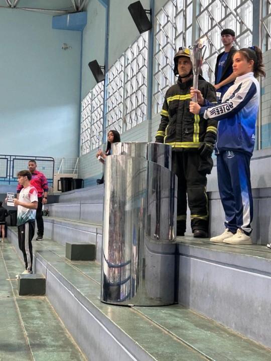 Equipe do CBMSC participando da abertura dos Jogos Escolares Municipais