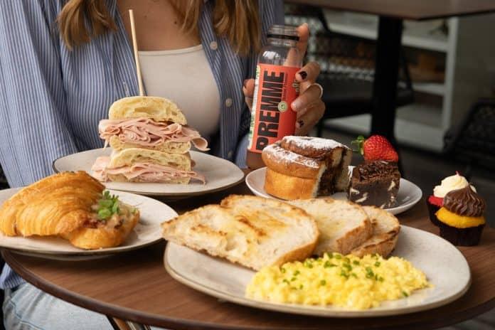 Café da Manhã com Música ao Vivo