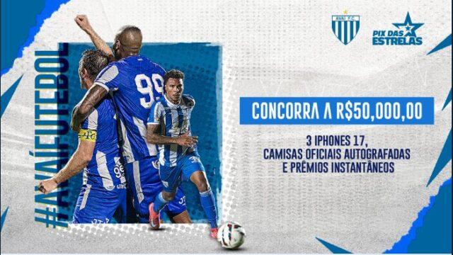Torcida do Avaí apoiando o clube com o Pix das Estrelas
