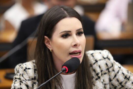Caroline de Toni e Jair Bolsonaro conversam sobre candidatura ao Senado