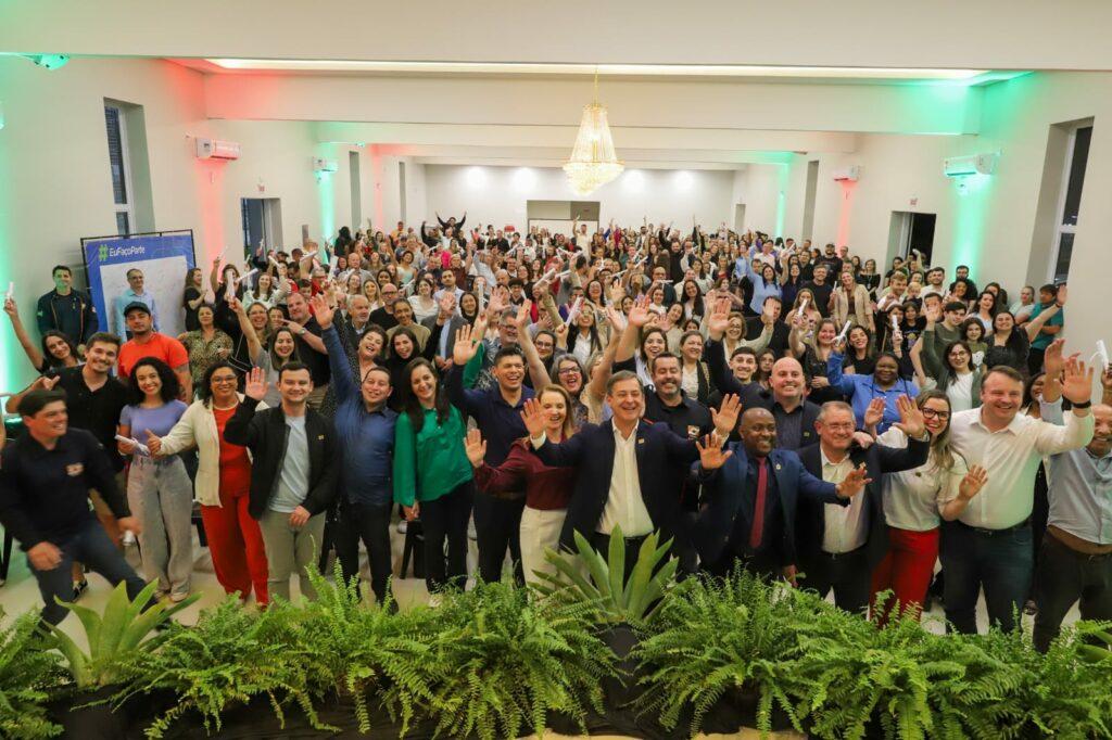 Novos servidores municipais em cerimônia de posse