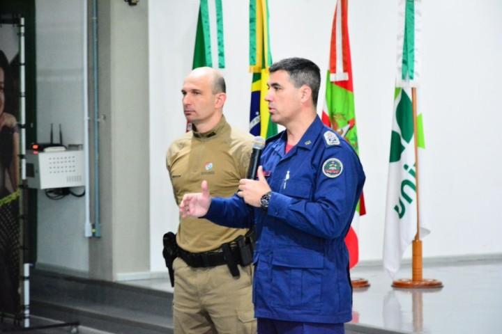 Comandantes-Gerais do CBMSC e PMSC durante apresentações em São Bento do Sul e Canoinhas