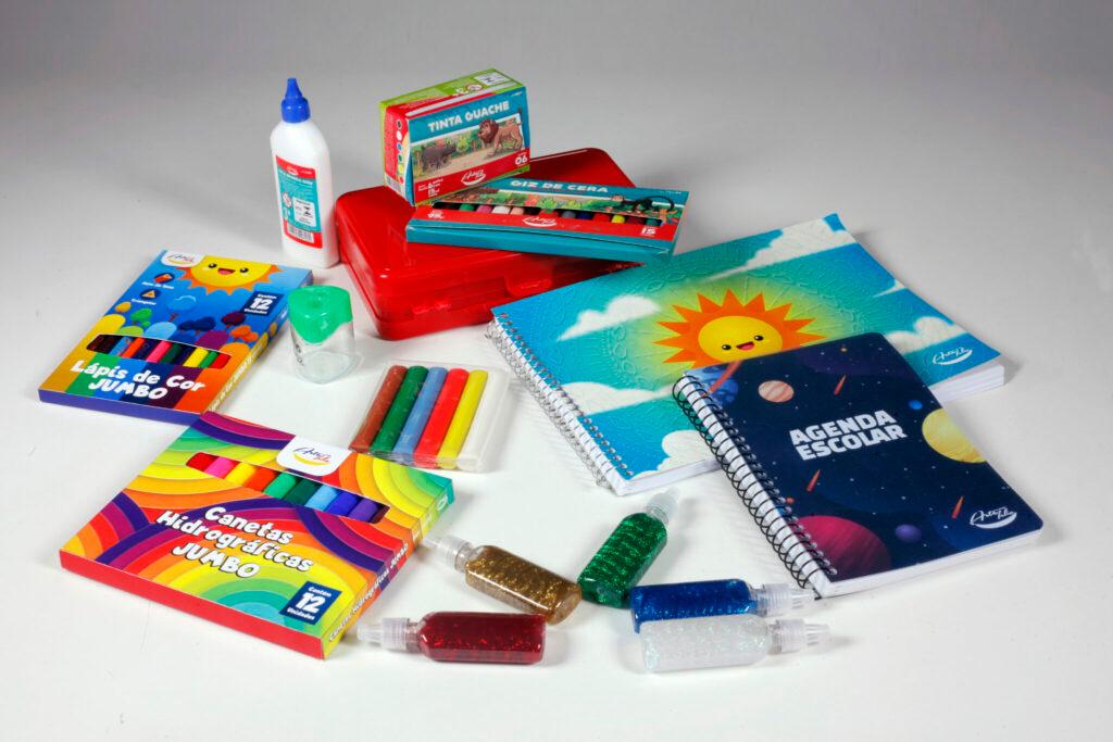 Compra de kits escolares pelo governo