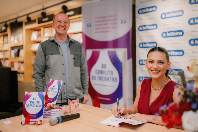 Capa do livro Do Conflito ao Encontro com ilustração de pessoas dialogando