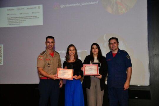 Bombeiros em palestra sobre aposentadoria