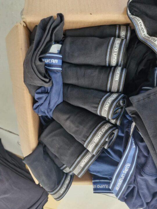 Produtos falsificados apreendidos em operação policial