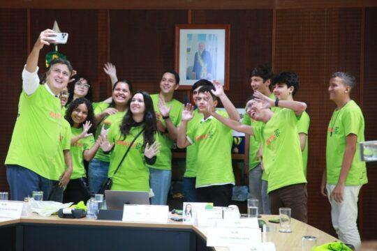Estudantes do Partiu IF visitam o Ministério da Educação