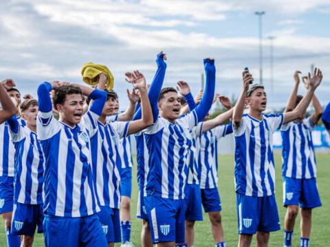 Jogadores em campo durante final da Copa Santa Catarina
