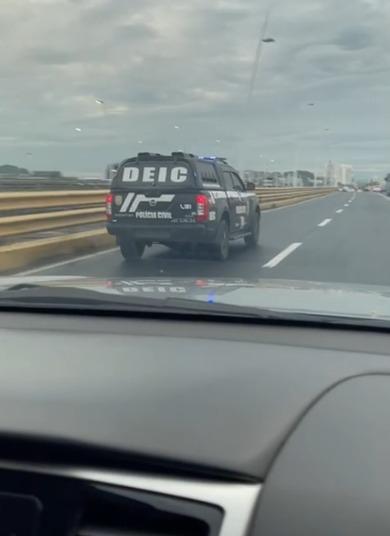 Armas e munições apreendidas em operação policial