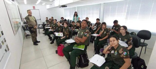 Alunos participando de atividades do Programa Protetor Ambiental em São José