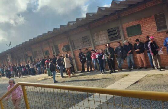 Demissão em massa na Artefama devido à taxação de 50% nos móveis brasileiros