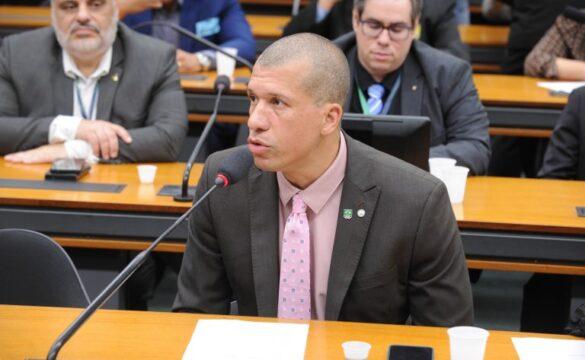 Projeto de lei incentivando a inclusão cultural das pessoas idosas