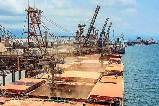 Navios-tanque e embarcações de apoio marítimo