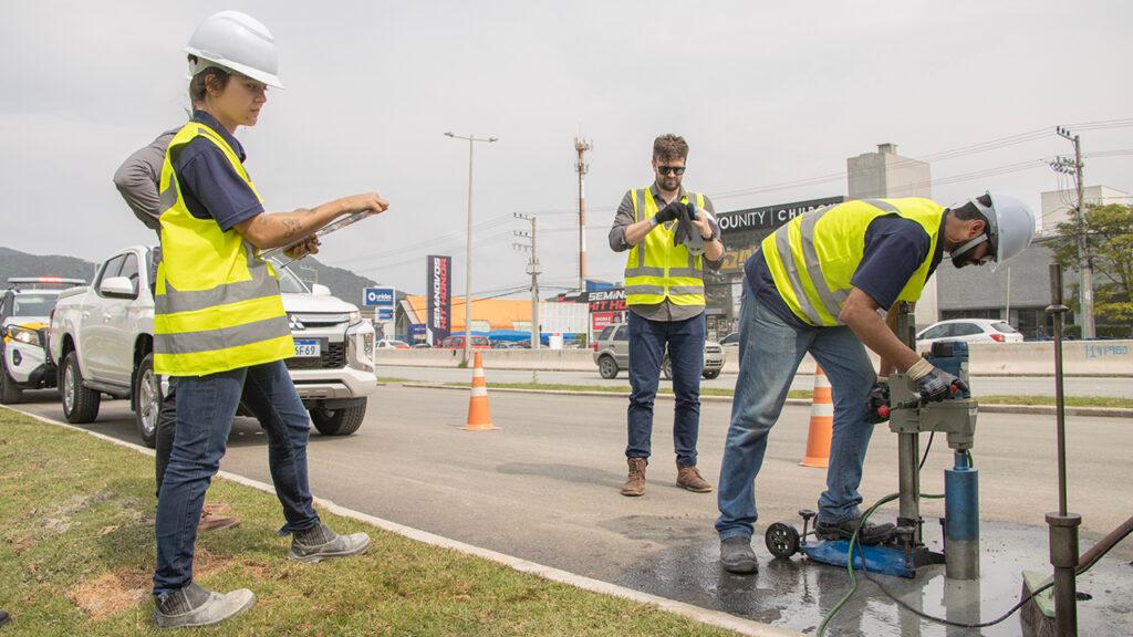 Inspeção de pavimentação pelo TCE em rodovias