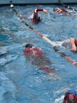 Instrutores reunidos para Treinamento de Atualização em Salvamento Aquático