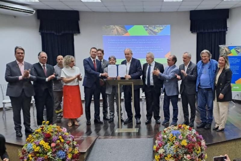 BNDES investe em indústria, logística e energia em SC