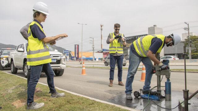 Imagem representativa de obras rodoviárias