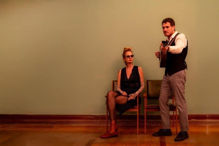 Letrux e Thiago Vivas no Teatro Álvaro de Carvalho em Florianópolis