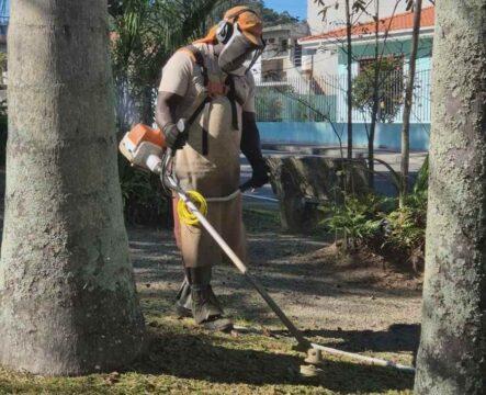 Equipes de manutenção urbana atuando na Região Oeste de São José