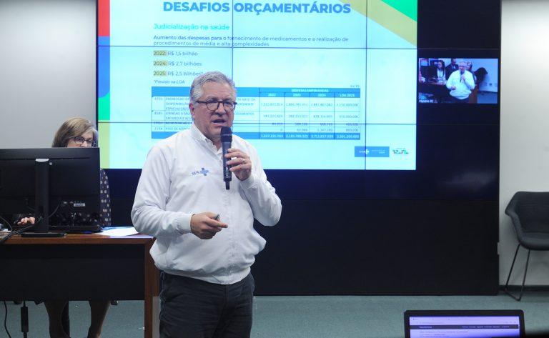 Ministro da Saúde pede mais recursos para a saúde em meio a desafios orçamentários