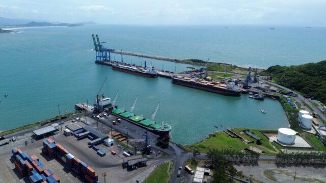 Movimentação de cargas no Porto de Imbituba
