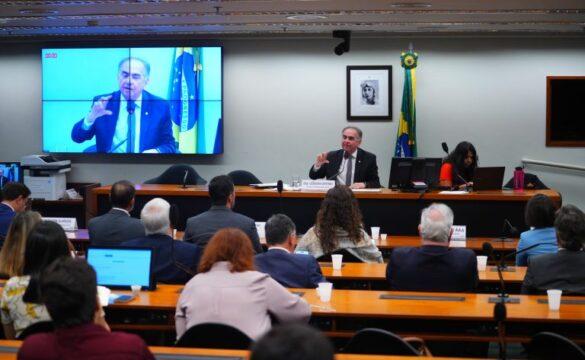 Portos Secos e Centros Logísticos