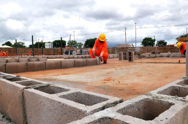 Retomada de obras públicas