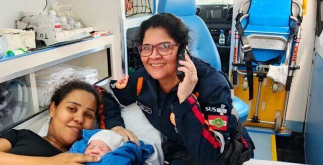 SAMU de Joinville - Parto de emergência em ambulância