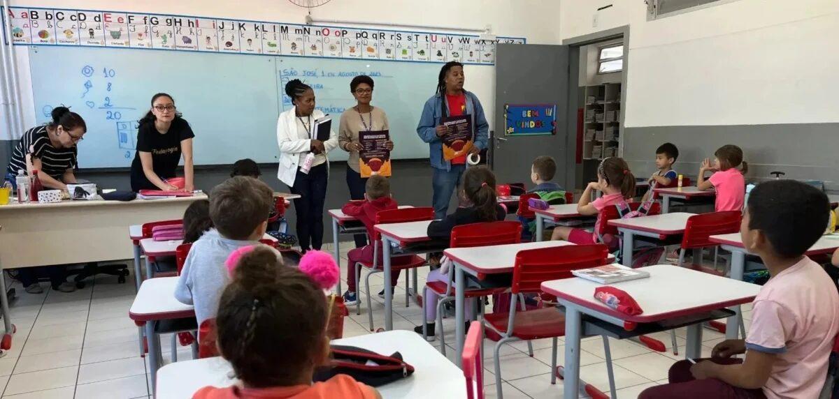 Imagem representativa das ações antirracistas nas escolas de São José