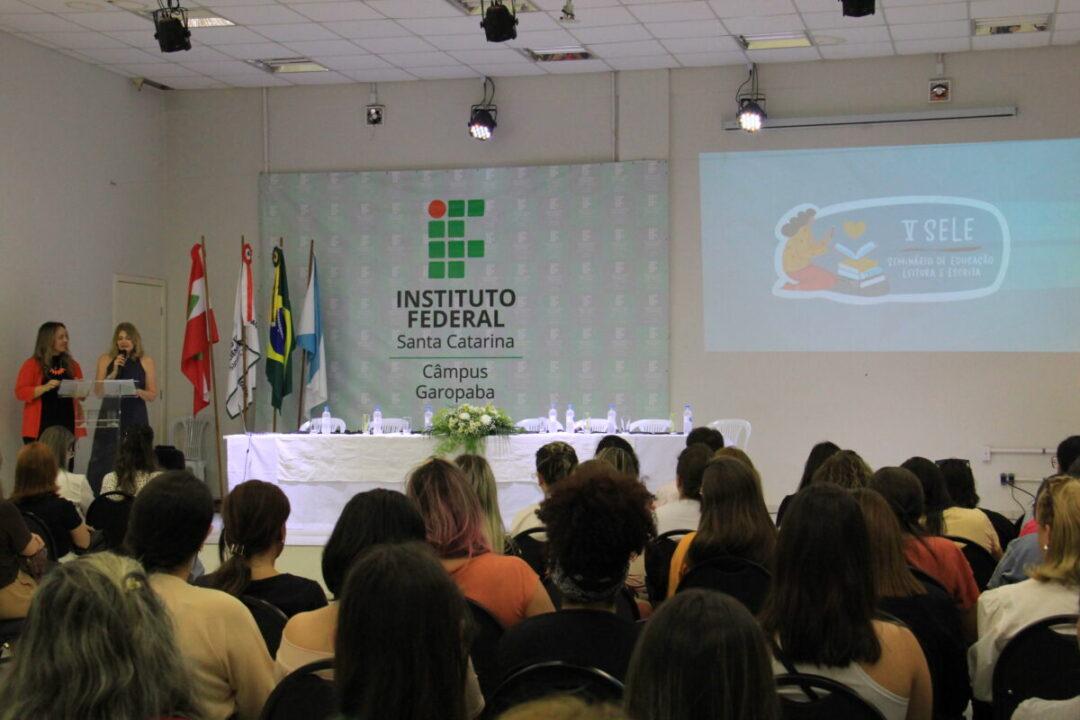 Imagem representativa das práticas de leitura em escolas públicas