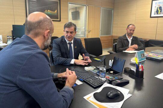 Prefeito de Criciúma Vagner Espindola garantindo recursos municipais