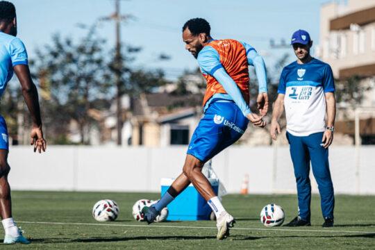 Preparação do Avaí para o jogo contra o Atlético-GO na Série B