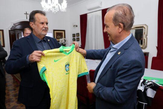 Rubens Angelotti e autoridades discutem ações para o esporte em Santa Catarina
