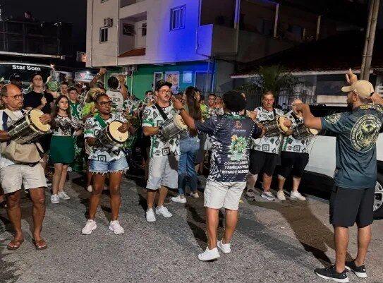 Imagem representativa do Projeto Jardim Capacita e do ensaio da Bateria Explosiva em Forquilhinhas