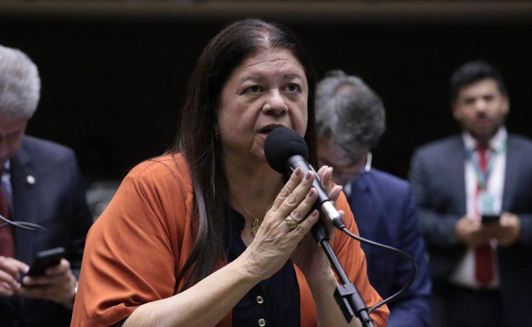 Imagem representativa de projeto de lei sobre assédio a adolescentes