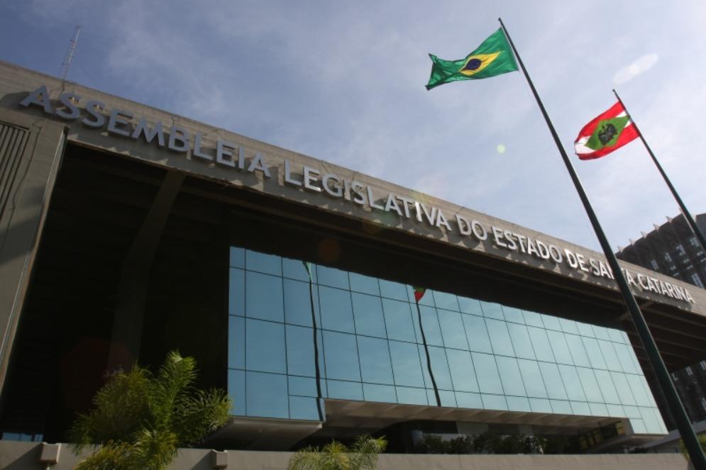 Imagem representativa de propostas legislativas em análise na Assembleia Legislativa de Santa Catarina