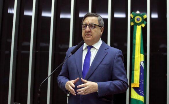 Projeto de lei para proteção dos aposentados contra descontos indevidos do INSS