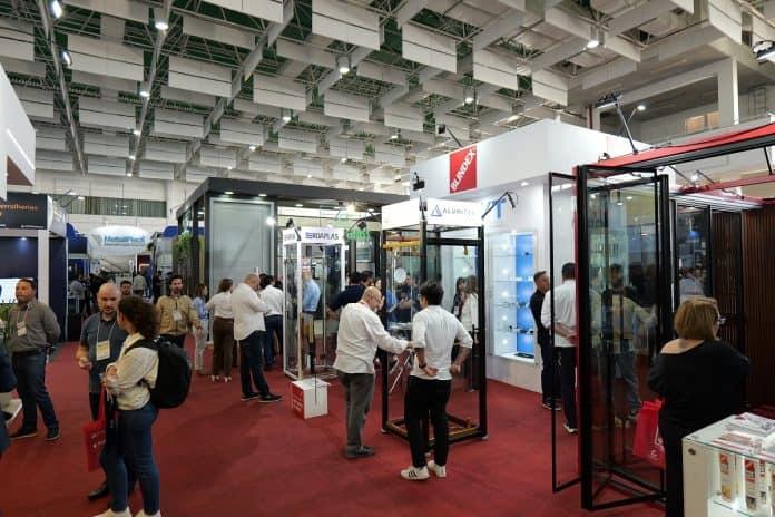 Evento SAIE VETRO 2025 em Florianópolis