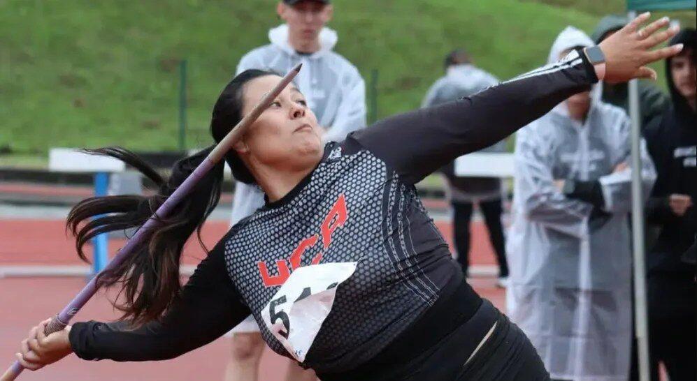 Atletas celebrando vitória
