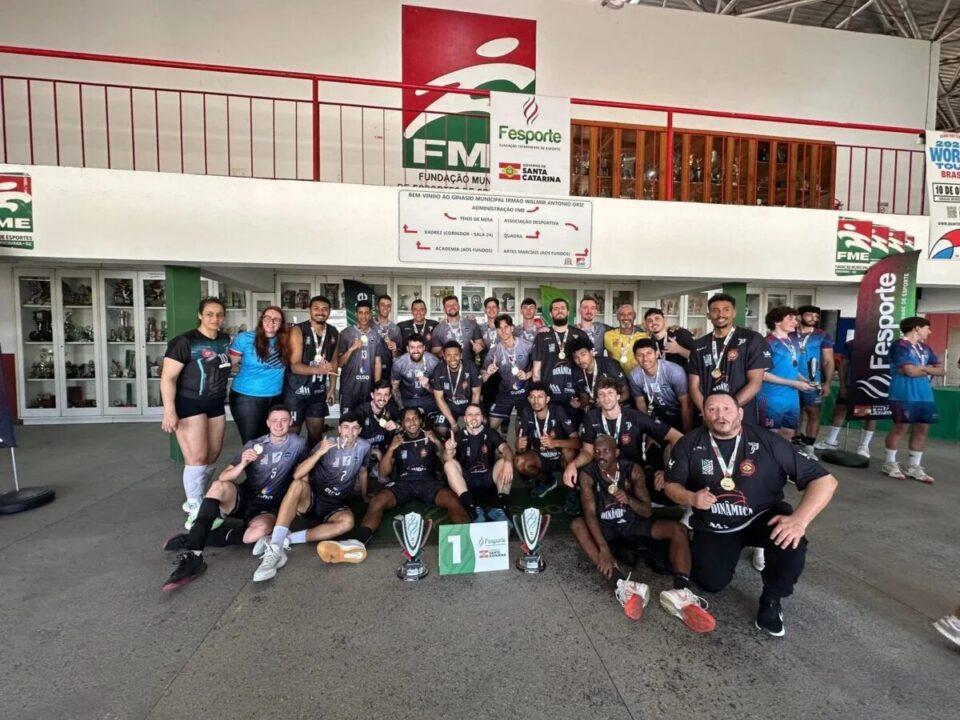 Equipes de basquete e vôlei de São José