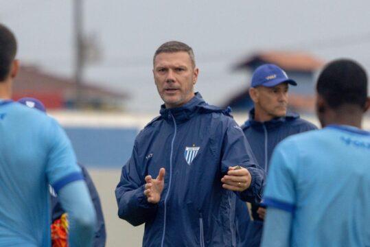 Equipe do Avaí se preparando para o jogo contra o CRB