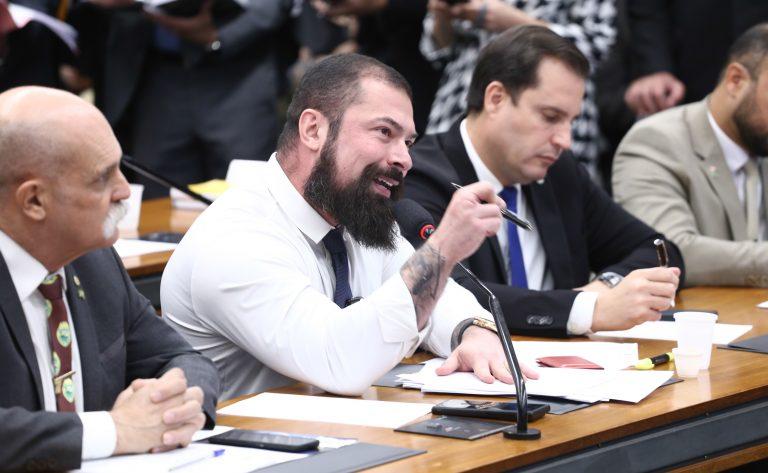 Câmeras de segurança em condomínios