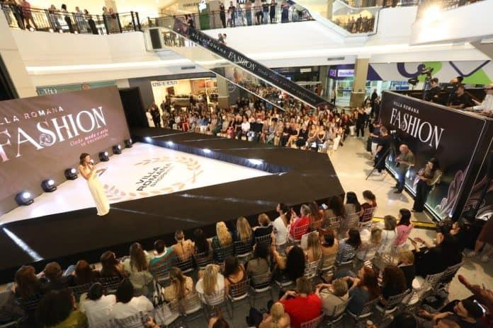 Desfile de moda no Villa Romana Fashion em Florianópolis